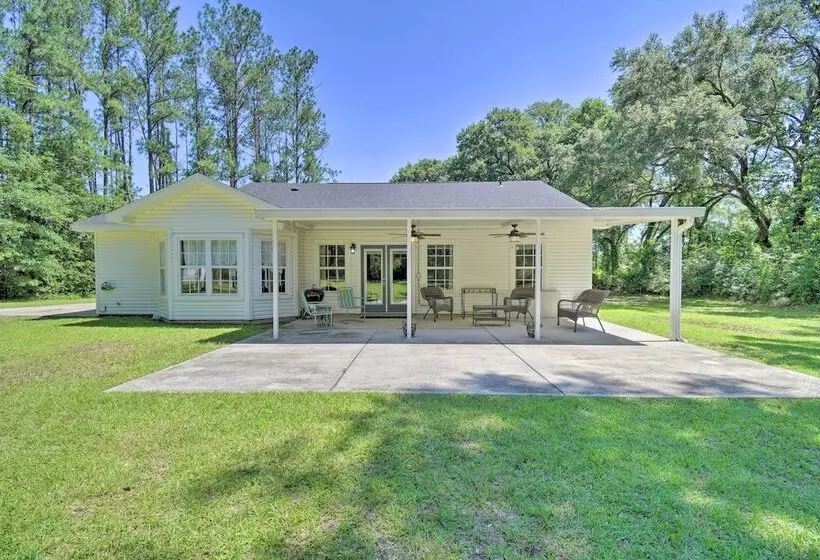 Peaceful Fairhope Cottage W/ Covered Patio!