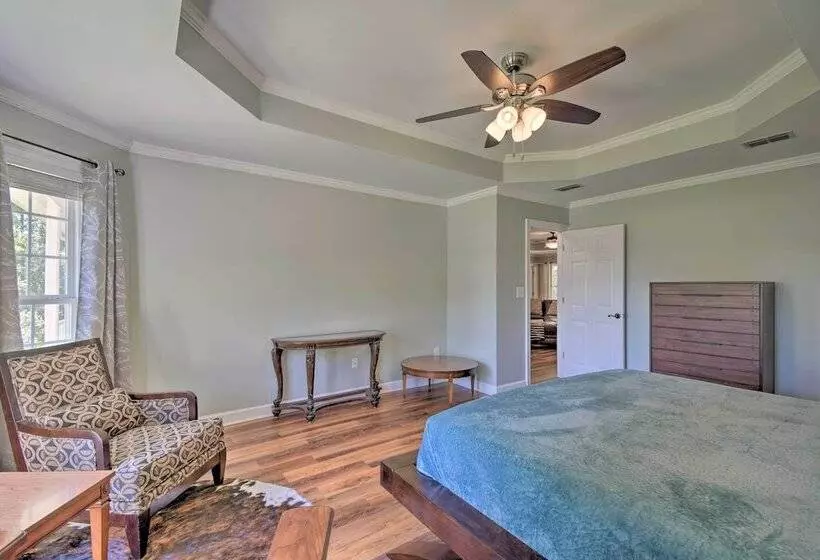 Peaceful Fairhope Cottage W/ Covered Patio!