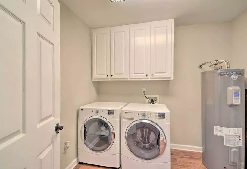 Peaceful Fairhope Cottage W/ Covered Patio!