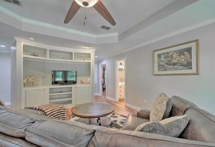 Peaceful Fairhope Cottage W/ Covered Patio!