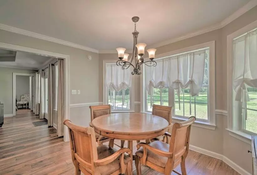 Peaceful Fairhope Cottage W/ Covered Patio!