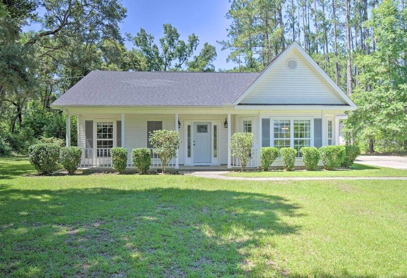 Peaceful Fairhope Cottage W/ Covered Patio!