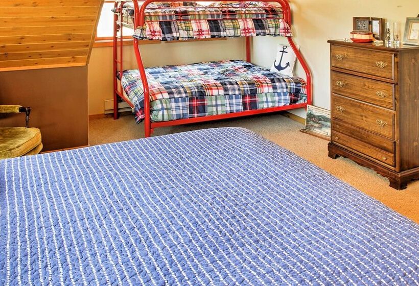 Spacious Pine Lake Home: Deck, Fire Pit + 3 Acres!