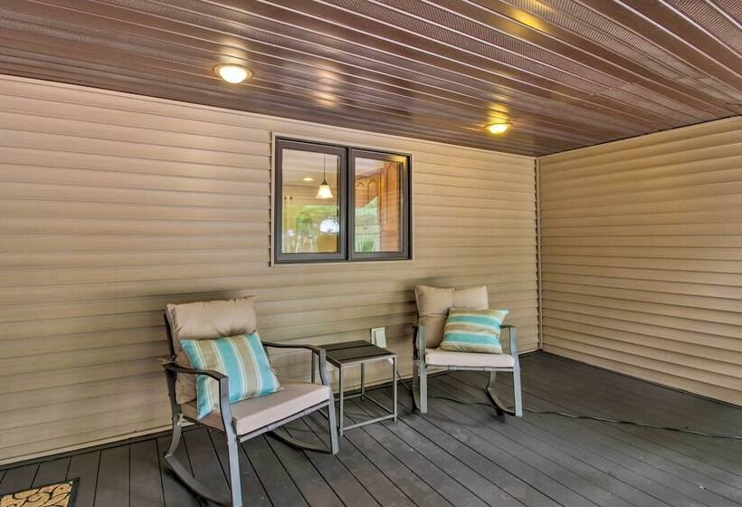 Spacious Verndale Home W/ Backyard Fire Pit!