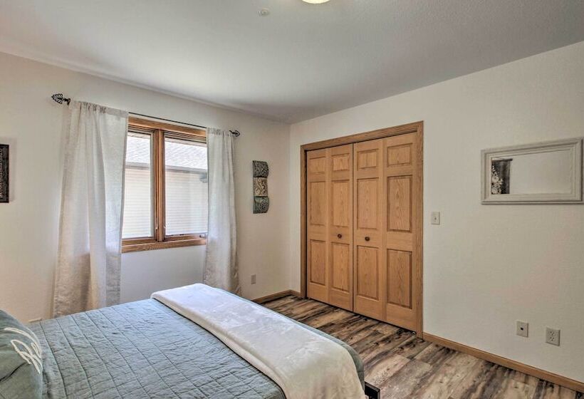 Spacious Verndale Home W/ Backyard Fire Pit!