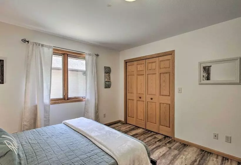 Spacious Verndale Home W/ Backyard Fire Pit!