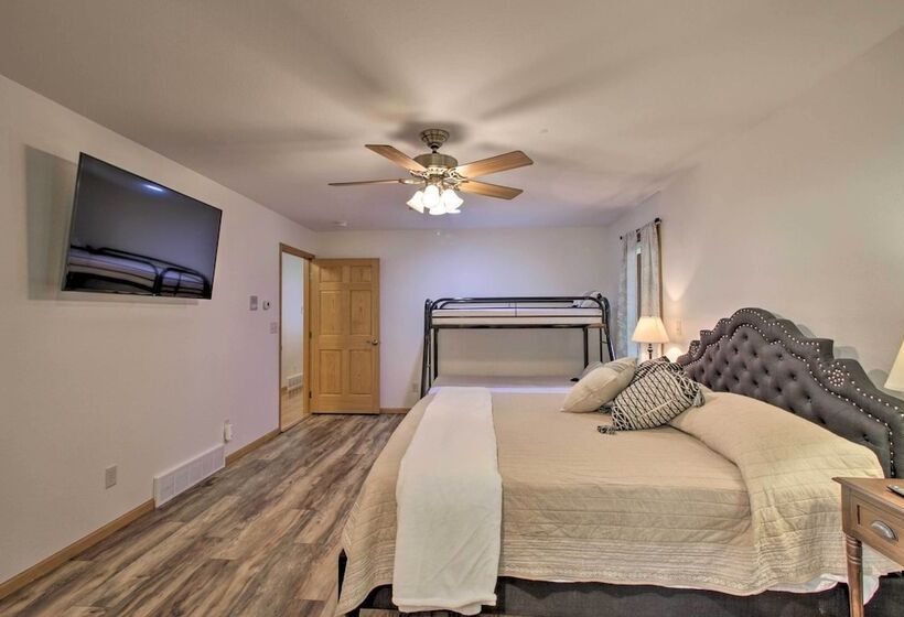 Spacious Verndale Home W/ Backyard Fire Pit!