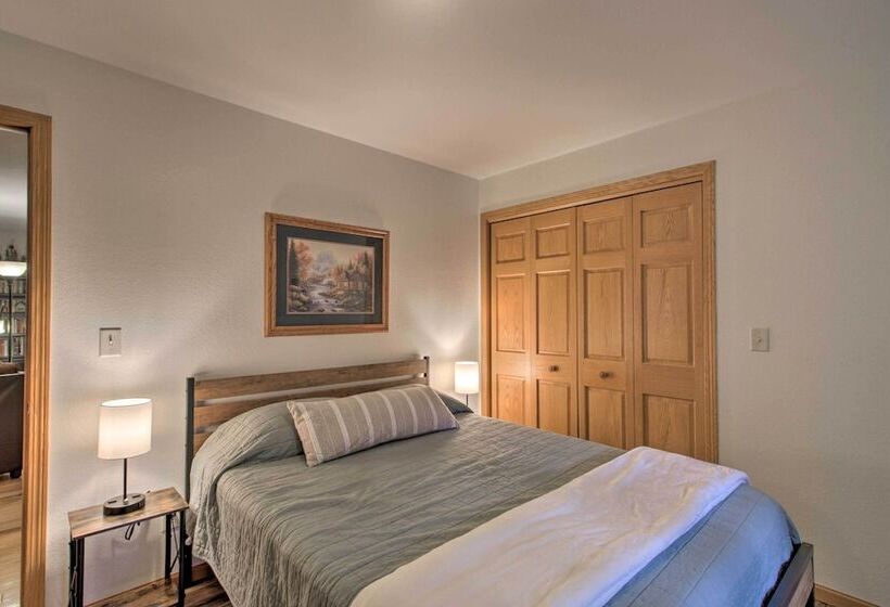 Spacious Verndale Home W/ Backyard Fire Pit!