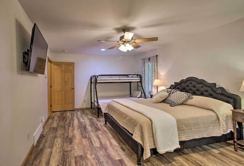 Spacious Verndale Home W/ Backyard Fire Pit!