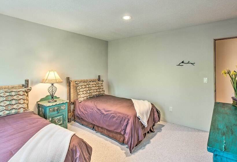 Stunning Angel Fire Cabin W/ Hot Tub & 3 Decks!