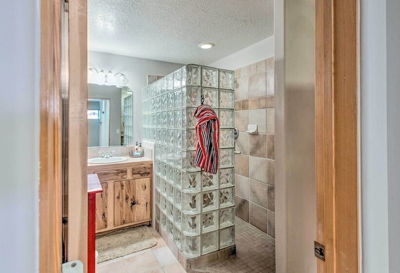 Stunning Angel Fire Cabin W/ Hot Tub & 3 Decks!