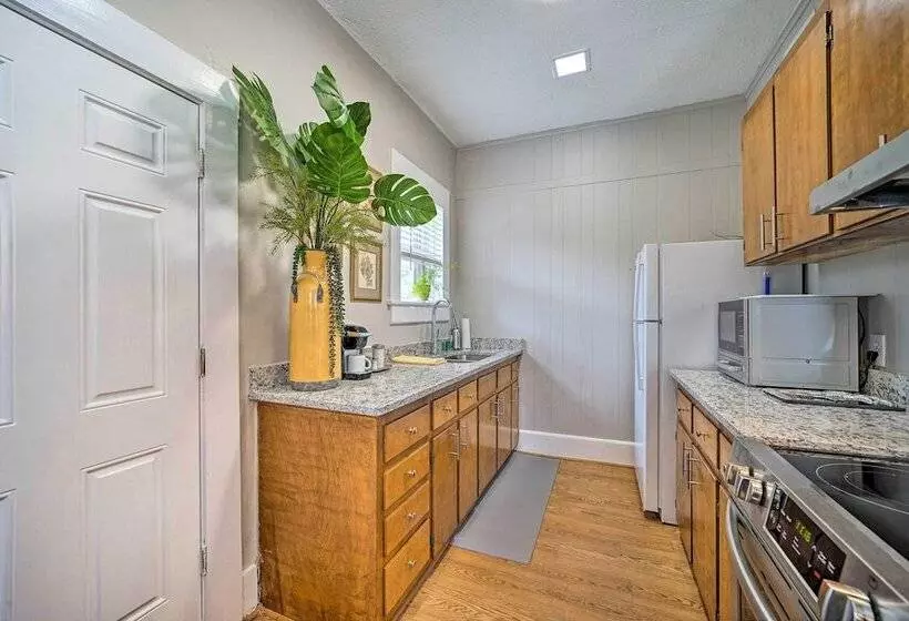 Texarkana Pet Friendly Pad W/ Fenced Backyard