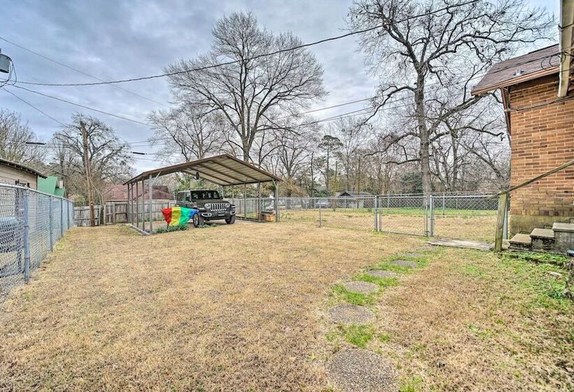 Texarkana Pet Friendly Pad W/ Fenced Backyard