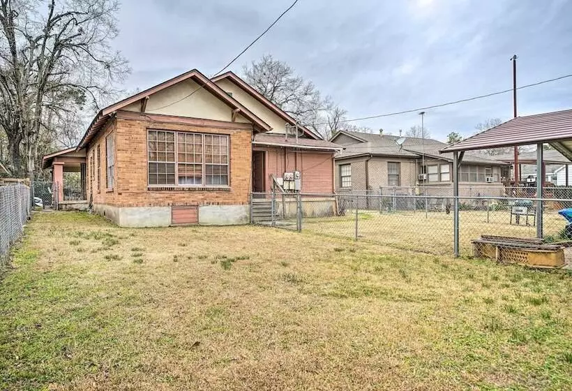 Texarkana Pet Friendly Pad W/ Fenced Backyard