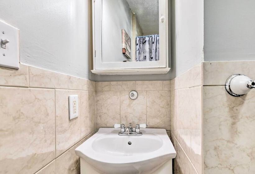 Game Room & Fire Pit: Tobyhanna Family Home