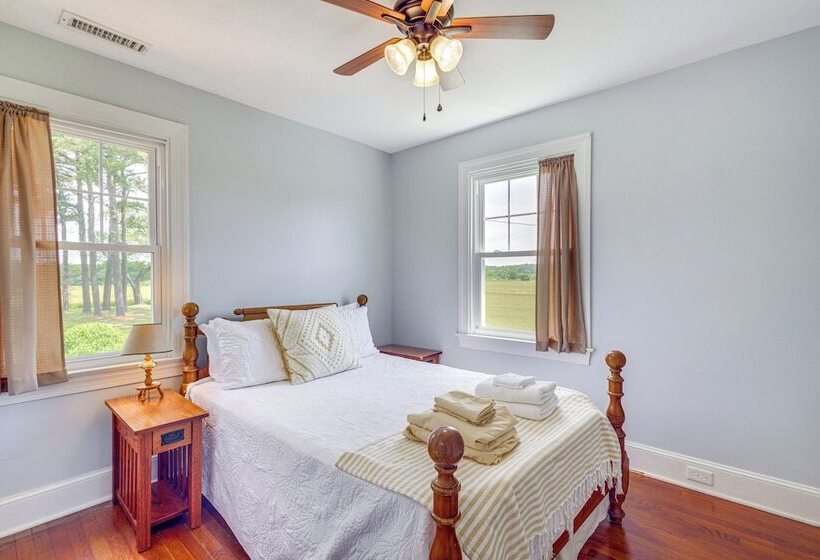 Updated Cape Charles Home ~ 2 Mi To Beachfront!