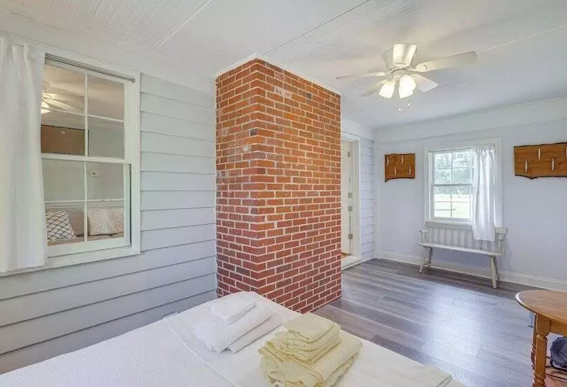 Updated Cape Charles Home ~ 2 Mi To Beachfront!