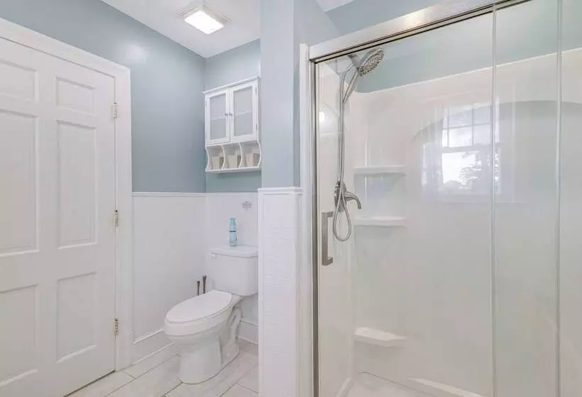 Updated Cape Charles Home ~ 2 Mi To Beachfront!