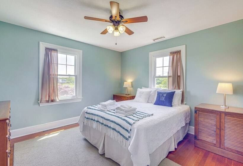 Updated Cape Charles Home ~ 2 Mi To Beachfront!