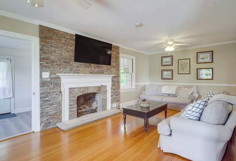 Updated Cape Charles Home ~ 2 Mi To Beachfront!