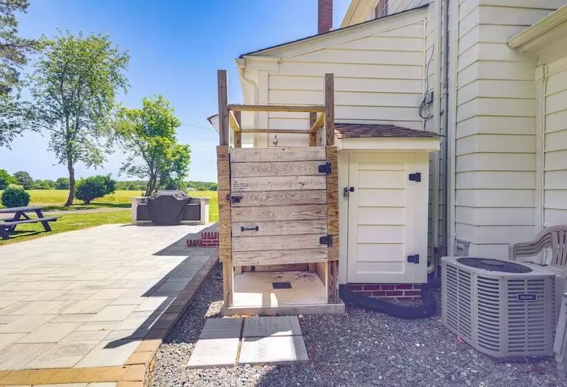 Updated Cape Charles Home ~ 2 Mi To Beachfront!