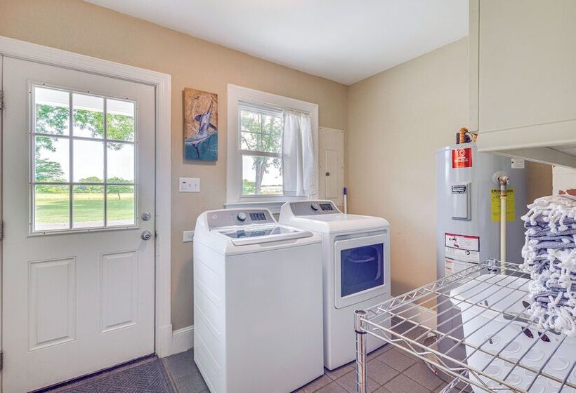 Updated Cape Charles Home ~ 2 Mi To Beachfront!