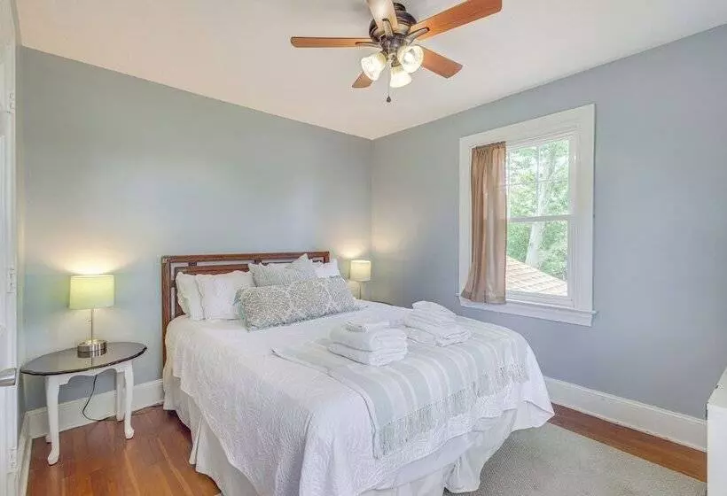 Updated Cape Charles Home ~ 2 Mi To Beachfront!