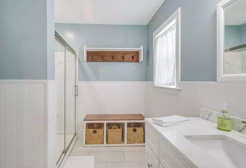 Updated Cape Charles Home ~ 2 Mi To Beachfront!