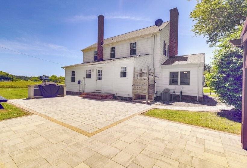 Updated Cape Charles Home ~ 2 Mi To Beachfront!