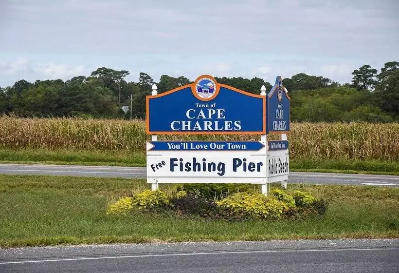 Updated Cape Charles Home ~ 2 Mi To Beachfront!