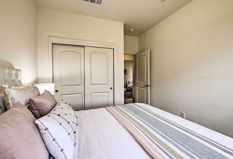 Visalia Home W/ Yard: 4 Mi To Downtown!