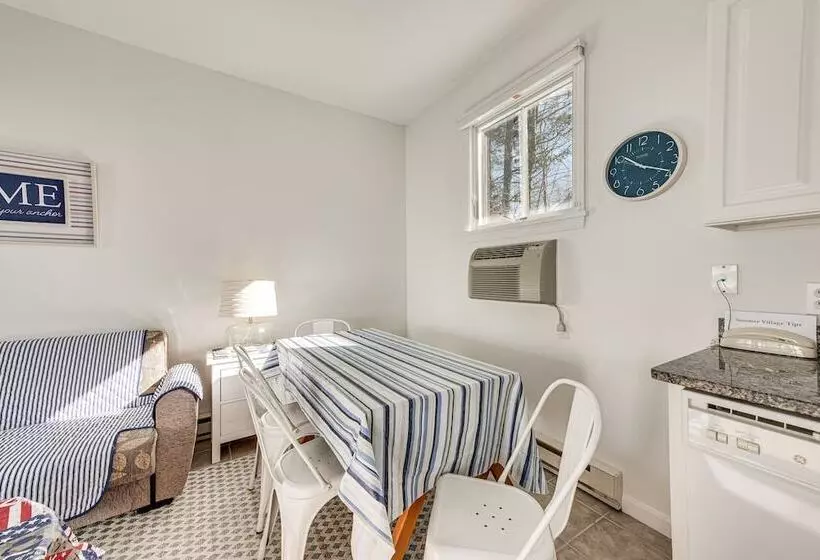 Cozy Wells Cottage W/ Pool Access: 1 Mi To Beach!