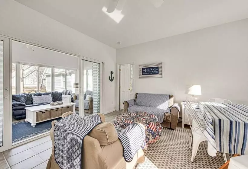 Cozy Wells Cottage W/ Pool Access: 1 Mi To Beach!