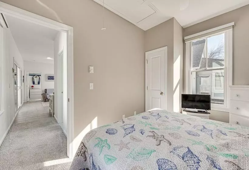 Cozy Wells Cottage W/ Pool Access: 1 Mi To Beach!
