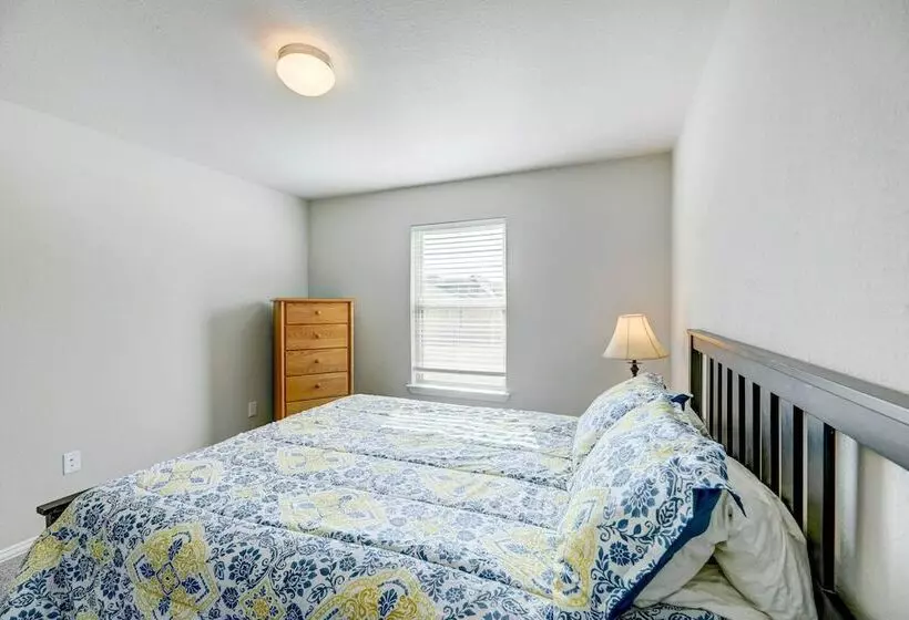 Bastrop Home W/ Yard, 28 Mi To Austin!