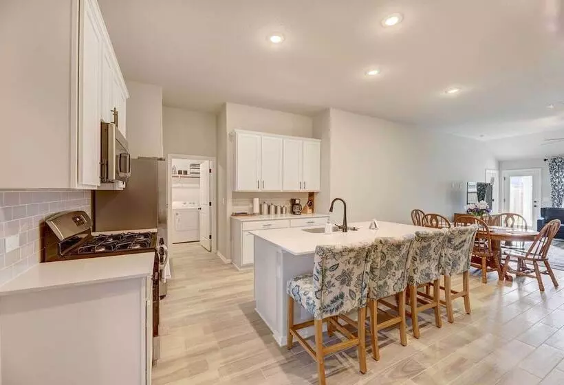 Bastrop Home W/ Yard, 28 Mi To Austin!