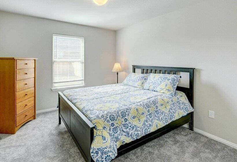 Bastrop Home W/ Yard, 28 Mi To Austin!