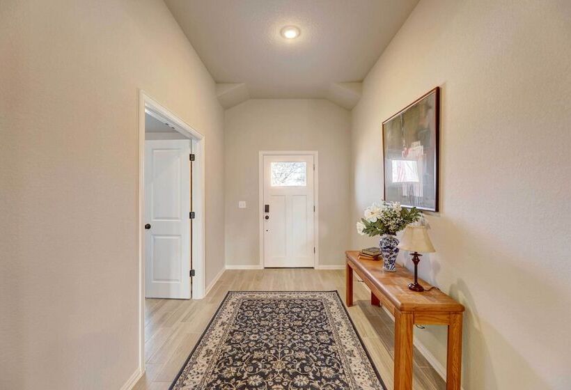 Bastrop Home W/ Yard, 28 Mi To Austin!