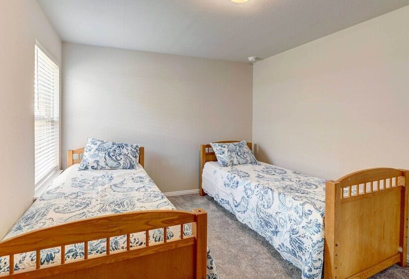 Bastrop Home W/ Yard, 28 Mi To Austin!