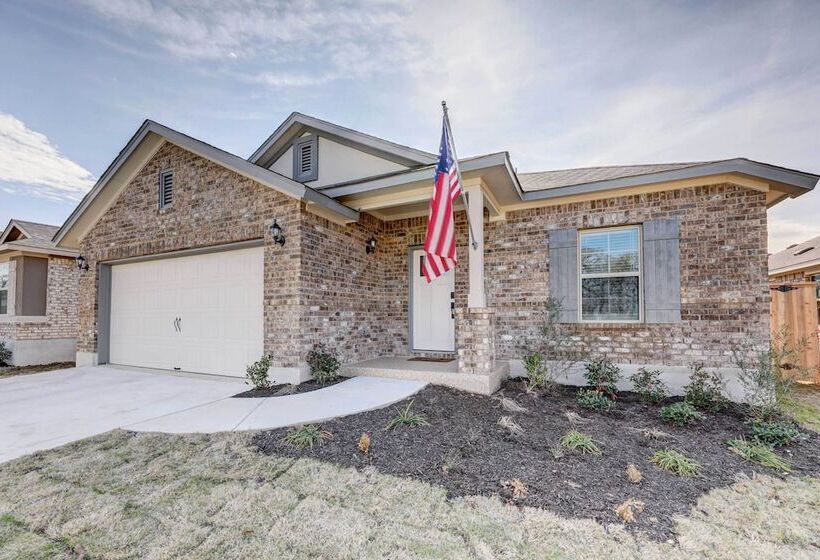 Bastrop Home W/ Yard, 28 Mi To Austin!