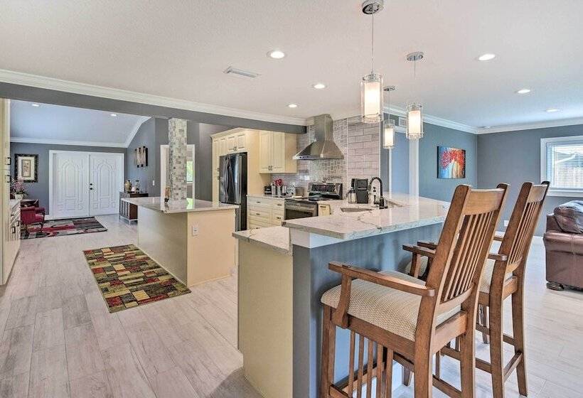 Bradenton Retreat W/ Yard: 3 Mi To Downtown!