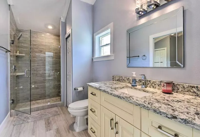 Bradenton Retreat W/ Yard: 3 Mi To Downtown!