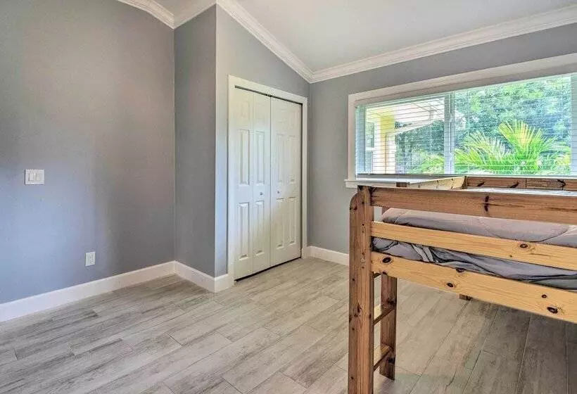 Bradenton Retreat W/ Yard: 3 Mi To Downtown!