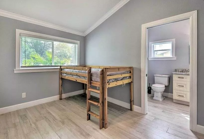 Bradenton Retreat W/ Yard: 3 Mi To Downtown!