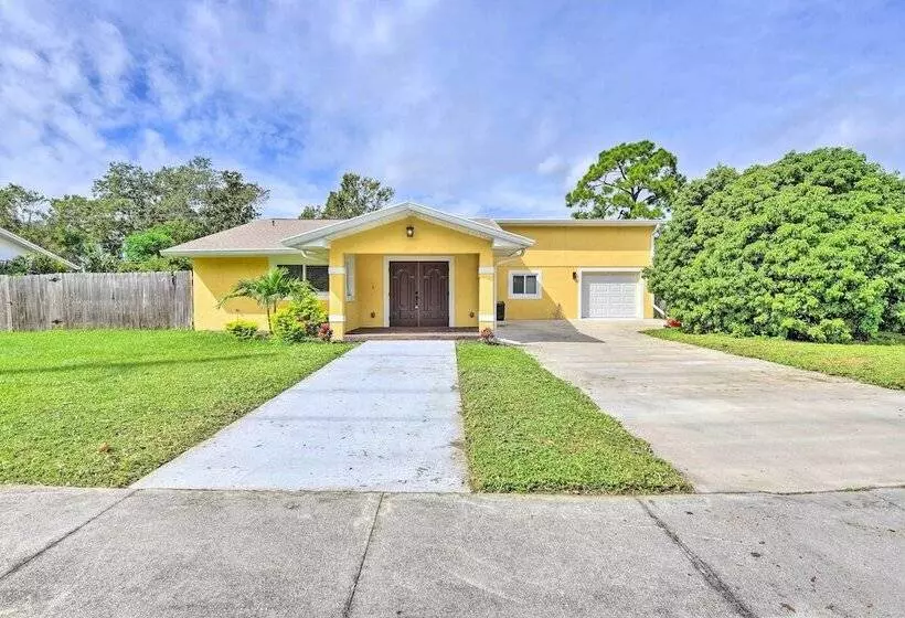 Bradenton Retreat W/ Yard: 3 Mi To Downtown!