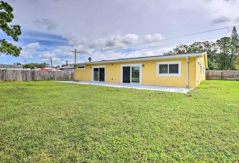 Bradenton Retreat W/ Yard: 3 Mi To Downtown!