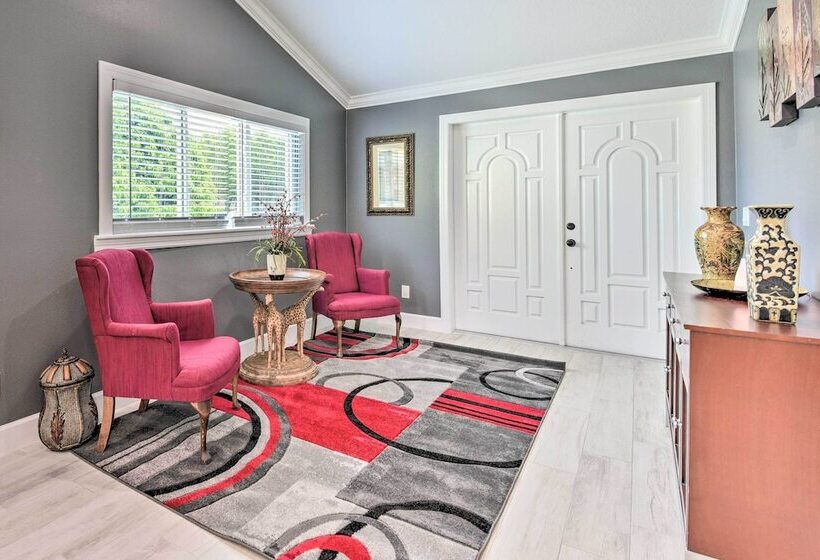 Bradenton Retreat W/ Yard: 3 Mi To Downtown!