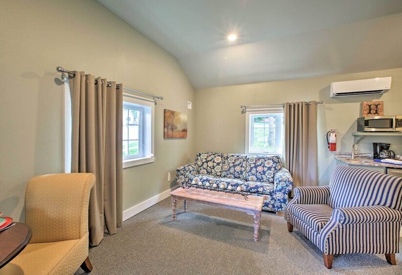 Branson Cottage W/ Pool Access ~ 2 Mi To The Strip