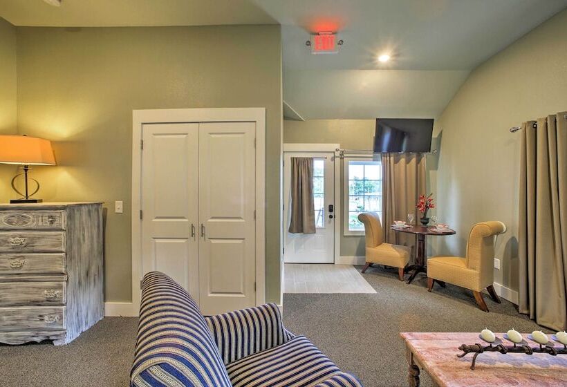 Branson Cottage W/ Pool Access ~ 2 Mi To The Strip