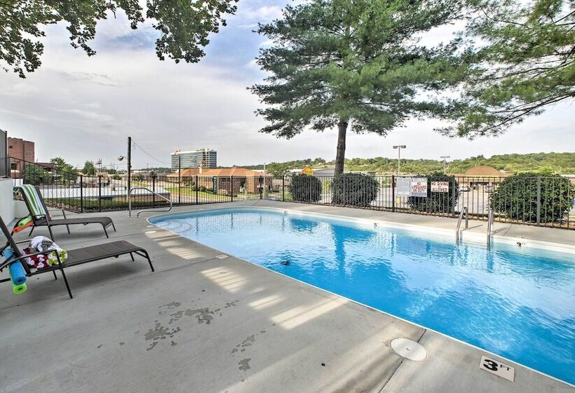 Branson Cottage W/ Pool Access ~ 2 Mi To The Strip